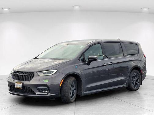 2023 Chrysler Pacifica Hybrid Touring L