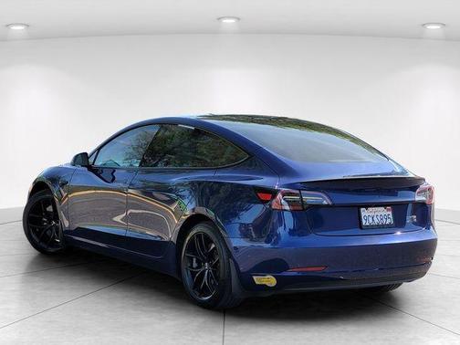 Blue 2022 Tesla Model 3 Performance