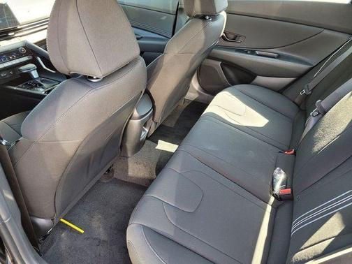 2025 Hyundai ELANTRA HEV SEL