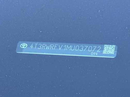 Super White 2021 Toyota RAV4 Hybrid XLE