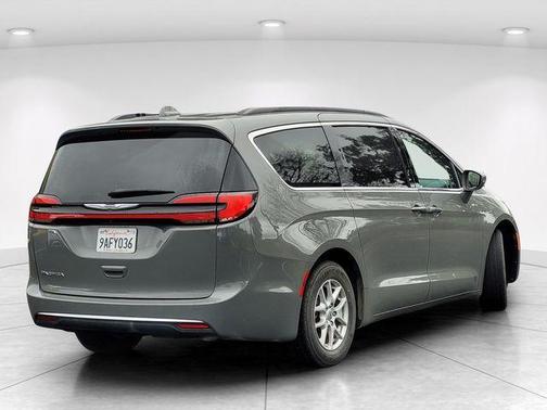 2022 Chrysler Pacifica Touring-L