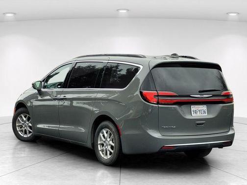 2022 Chrysler Pacifica Touring-L