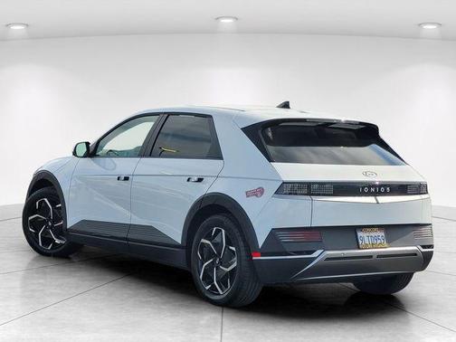 Atlas 2024 Hyundai IONIQ 5 SE Standard Range