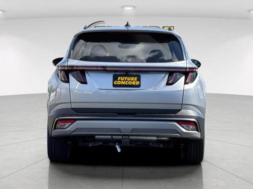 Shimmering Silver 2026 Hyundai TUCSON SEL Premium