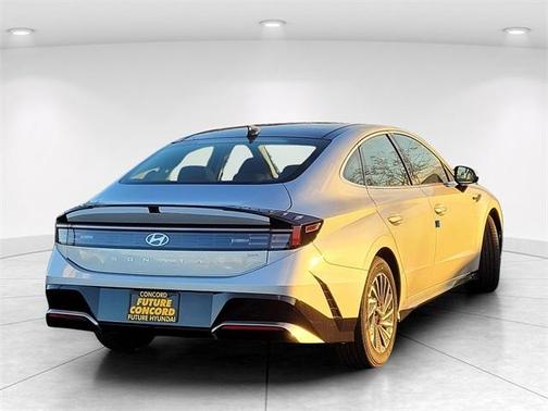 2026 Hyundai SONATA Hybrid SEL