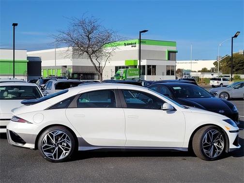 2025 Hyundai IONIQ 6 SEL