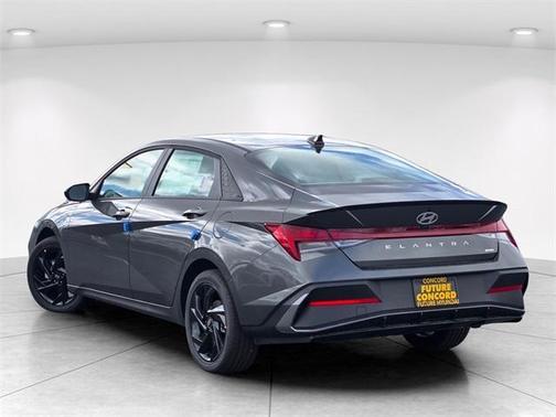 2026 Hyundai ELANTRA HEV SEL Sport