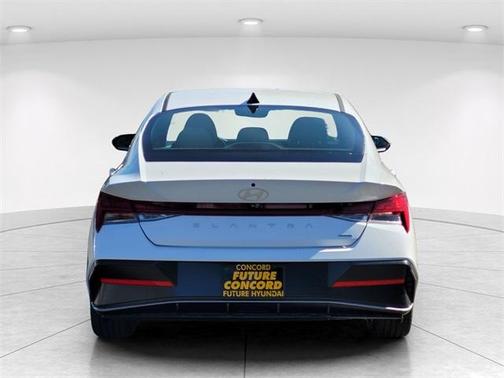 2025 Hyundai ELANTRA HEV Limited