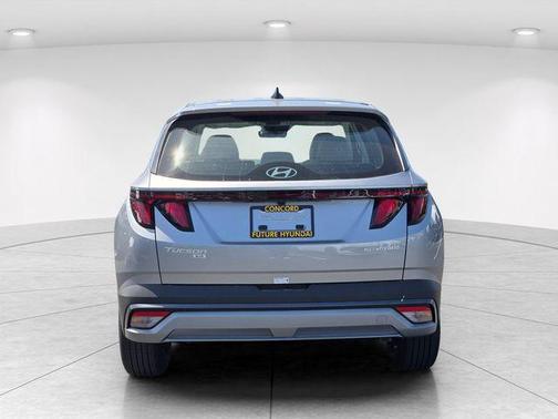 Shimmering Silver 2026 Hyundai TUCSON Hybrid Blue SE
