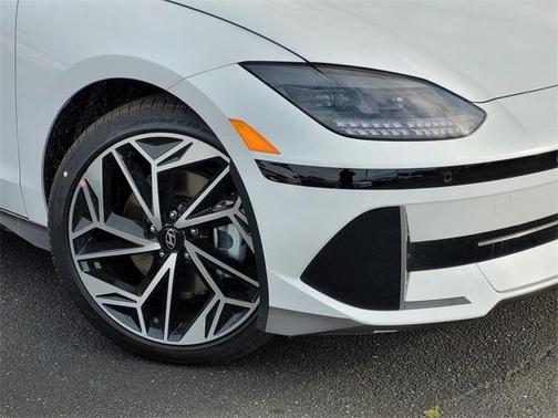 2025 Hyundai IONIQ 6 SEL