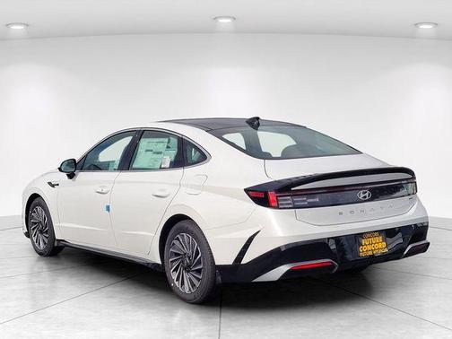 2026 Hyundai SONATA Hybrid SEL