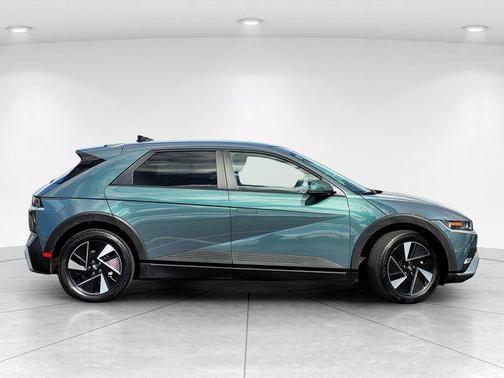 2025 Hyundai IONIQ 5 SE