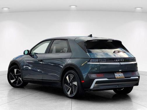 2025 Hyundai IONIQ 5 SE