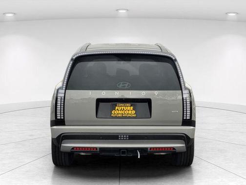 Cyber Gray 2026 Hyundai IONIQ 9 SE