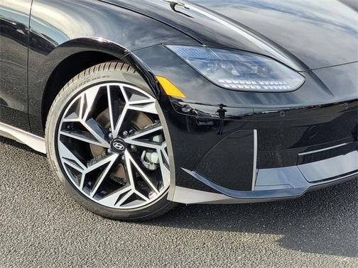 2025 Hyundai IONIQ 6 Limited