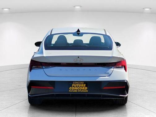 2025 Hyundai ELANTRA HEV Limited