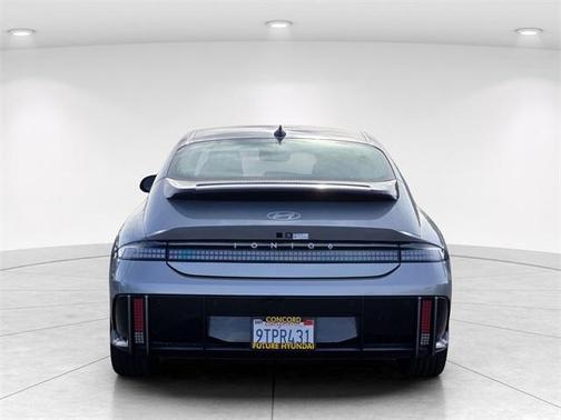 2024 Hyundai IONIQ 6 SE Standard Range