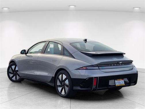 2024 Hyundai IONIQ 6 SE Standard Range