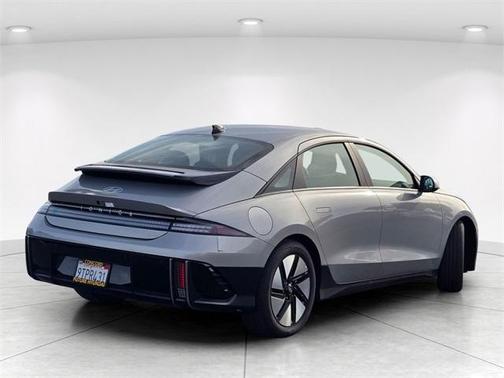 2024 Hyundai IONIQ 6 SE Standard Range