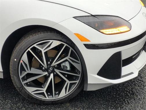 2025 Hyundai IONIQ 6 SEL