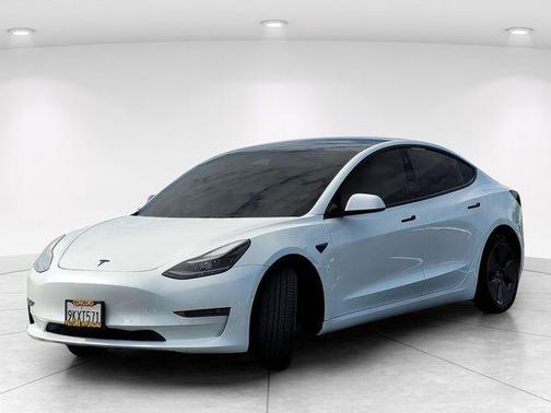 White 2022 Tesla Model 3 Base