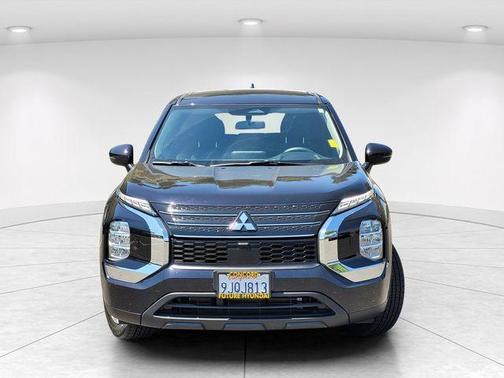 2023 Mitsubishi Outlander ES