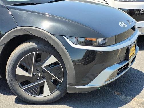 2025 Hyundai IONIQ 5 SEL
