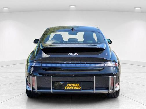 Onyx Black 2024 Hyundai IONIQ 6 SE