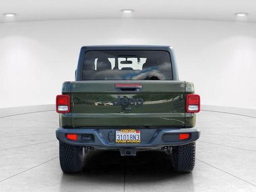 2022 Jeep Gladiator Sport