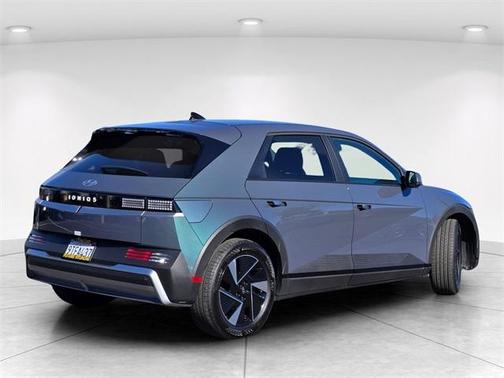 2025 Hyundai IONIQ 5 SE Standard Range