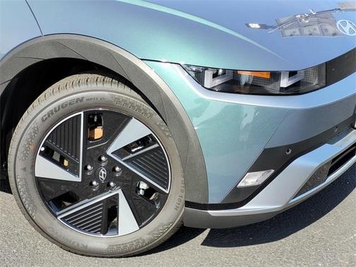 2025 Hyundai IONIQ 5 SE Standard Range