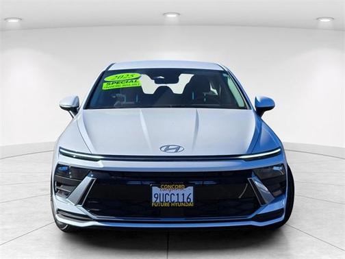 2025 Hyundai SONATA SE