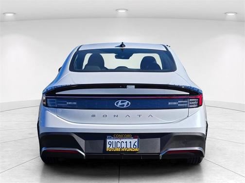 2025 Hyundai SONATA SE