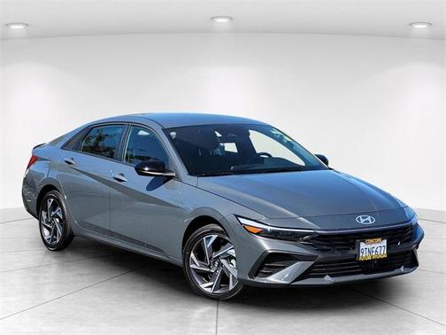2025 Hyundai ELANTRA HEV SEL