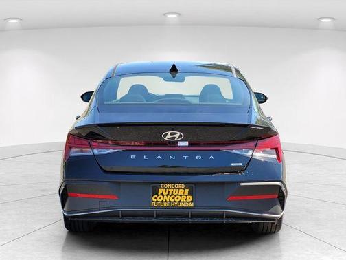 Black 2025 Hyundai ELANTRA HEV SEL