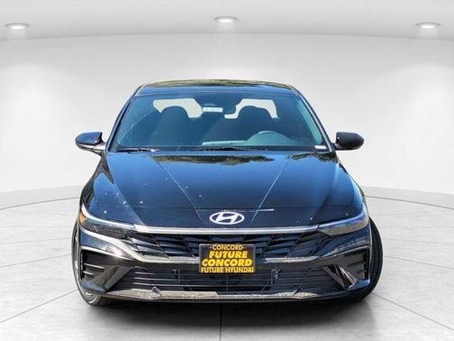 Black 2025 Hyundai ELANTRA HEV SEL