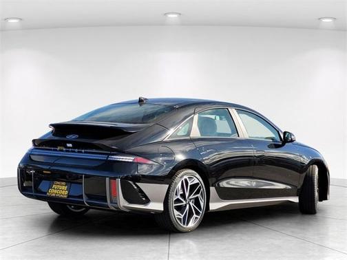 2025 Hyundai IONIQ 6 SEL