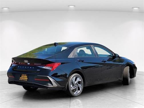 2025 Hyundai ELANTRA HEV SEL Sport