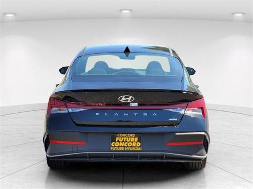 2025 Hyundai ELANTRA HEV SEL Sport