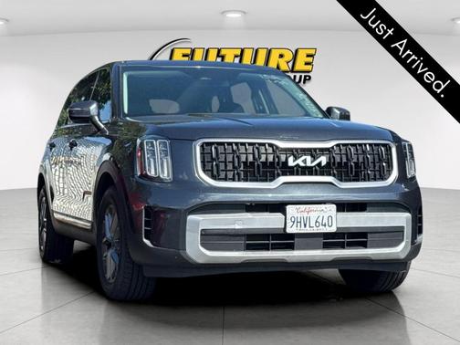 Gray 2024 Kia Telluride LX