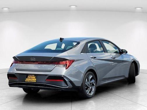 Metal 2026 Hyundai ELANTRA HEV Limited