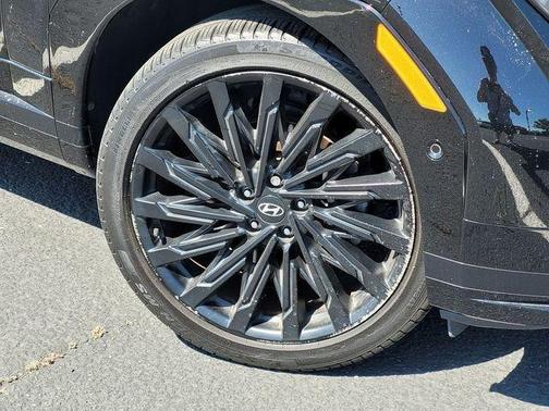 Phantom Black 2024 Hyundai SANTA FE Calligraphy