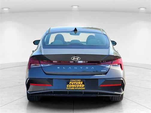 2025 Hyundai ELANTRA HEV Limited