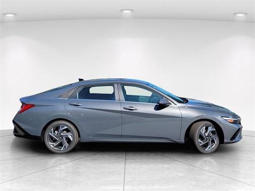 2025 Hyundai ELANTRA HEV Limited