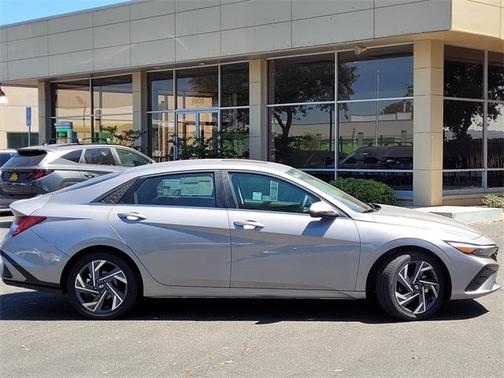 2025 Hyundai ELANTRA HEV Limited