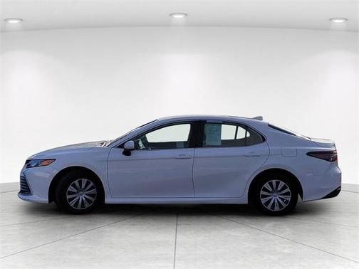 2022 Toyota Camry Hybrid LE