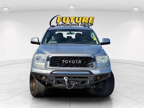 2016 Toyota Sequoia SR5
