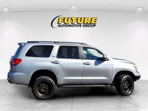 2016 Toyota Sequoia SR5