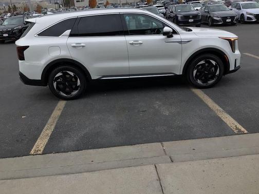 2026 Kia Sorento Plug-In Hybrid EX