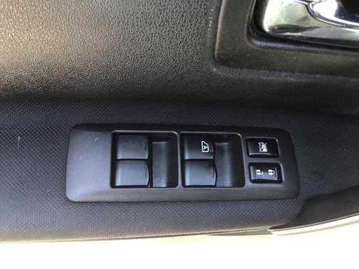 Pearl White 2015 Nissan Rogue Select S